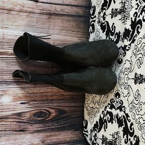 Ugg Women's Athena Suede Heeled Zip-Up Mid Calf Bootie Size 9